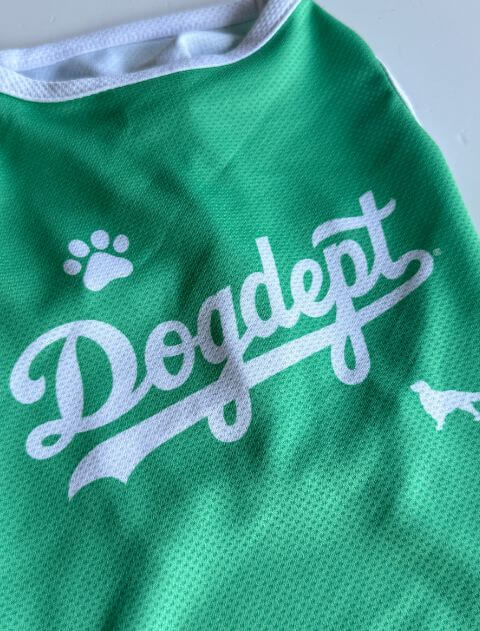 濡らして着る　スポーツロゴノースリーブ犬服ブランドのドッグデプト/DOG DEPT