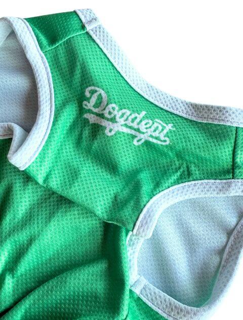 濡らして着る　スポーツロゴノースリーブ犬服ブランドのドッグデプト/DOG DEPT