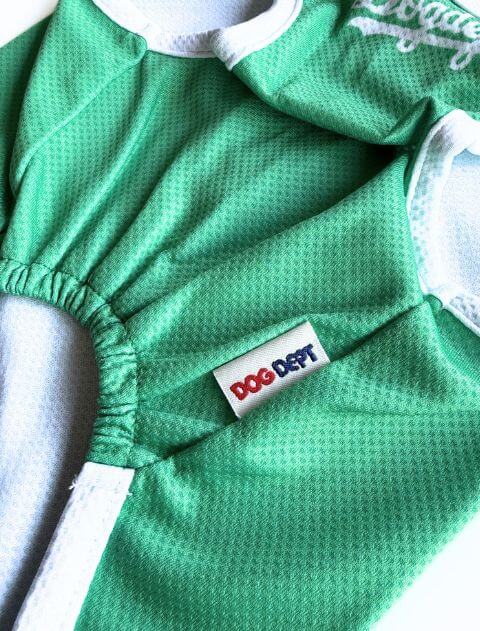 濡らして着る　スポーツロゴノースリーブ犬服ブランドのドッグデプト/DOG DEPT