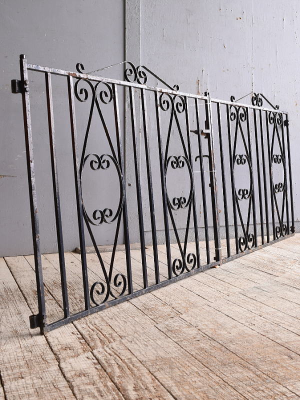イギリスアンティーク アイアンフェンス ゲート柵 ガーデニング