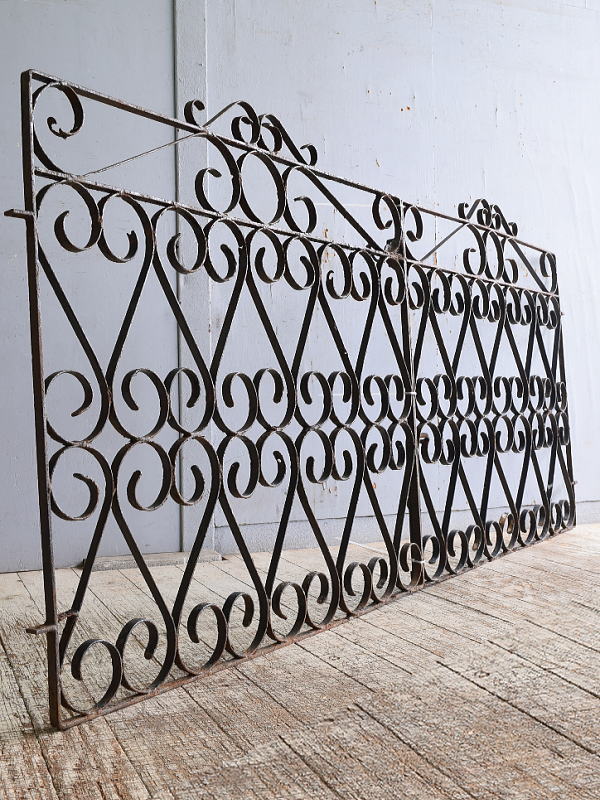 イギリスアンティーク アイアンフェンス ゲート柵 ガーデニング 11086