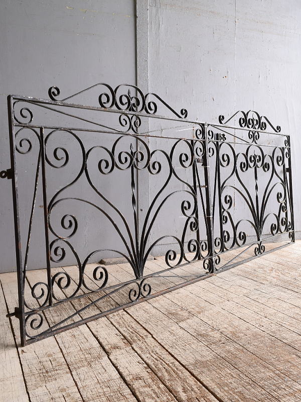 イギリスアンティーク アイアンフェンス ゲート柵 ガーデニング 11092