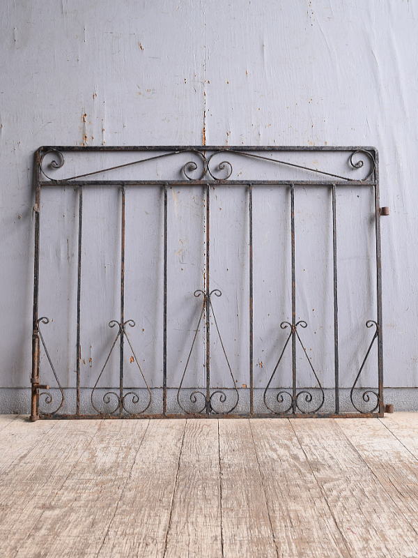 イギリスアンティーク アイアンフェンス ゲート柵 ガーデニング 11205