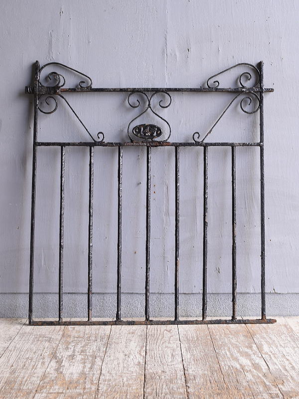 イギリスアンティーク アイアンフェンス ゲート柵 ガーデニング 11664