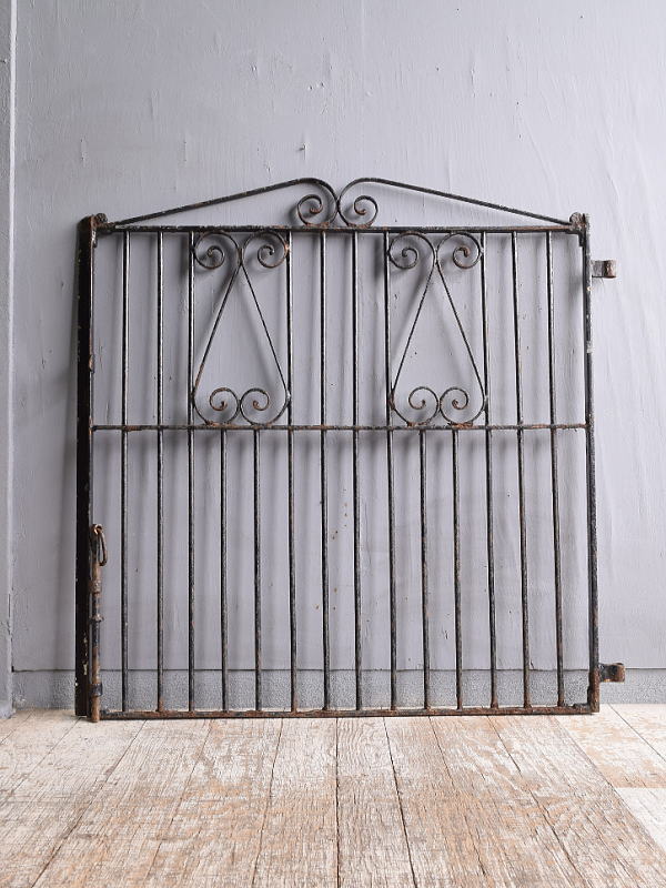イギリスアンティーク アイアンフェンス ゲート柵 ガーデニング 11671