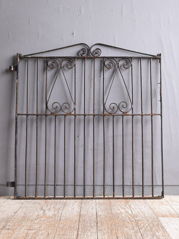 イギリスアンティーク アイアンフェンス ゲート柵 ガーデニング 11672