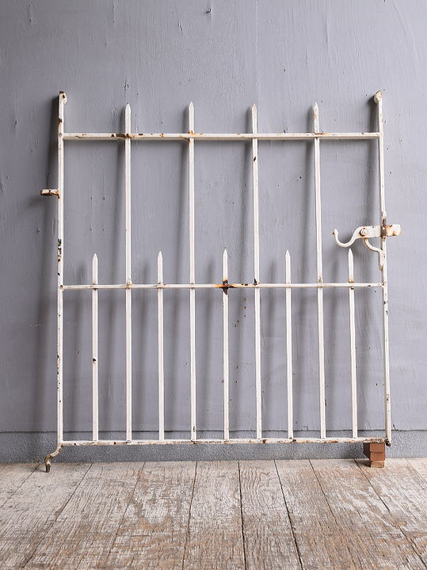 イギリスアンティーク アイアンフェンス ゲート柵 ガーデニング 11674