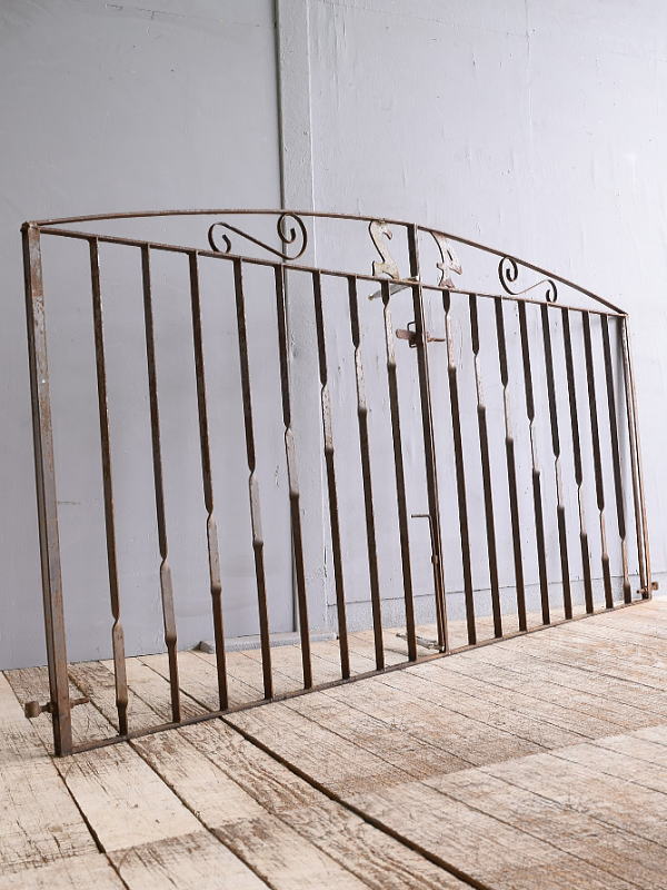 イギリスアンティーク アイアンフェンス ゲート柵 ガーデニング 11741