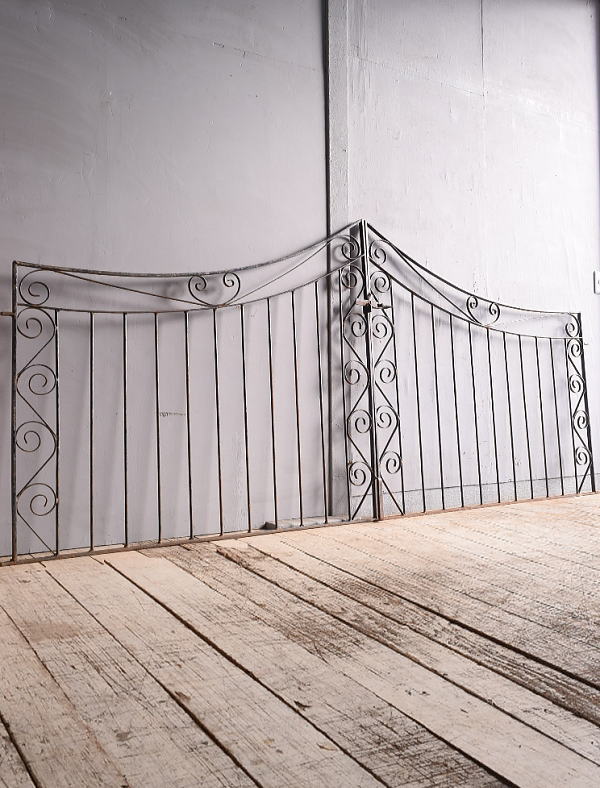 イギリスアンティーク アイアンフェンス ゲート柵 ガーデニング 12040