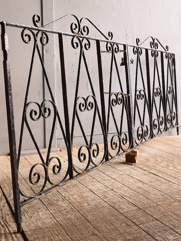 イギリスアンティーク アイアンフェンス ゲート柵 ガーデニング 12041
