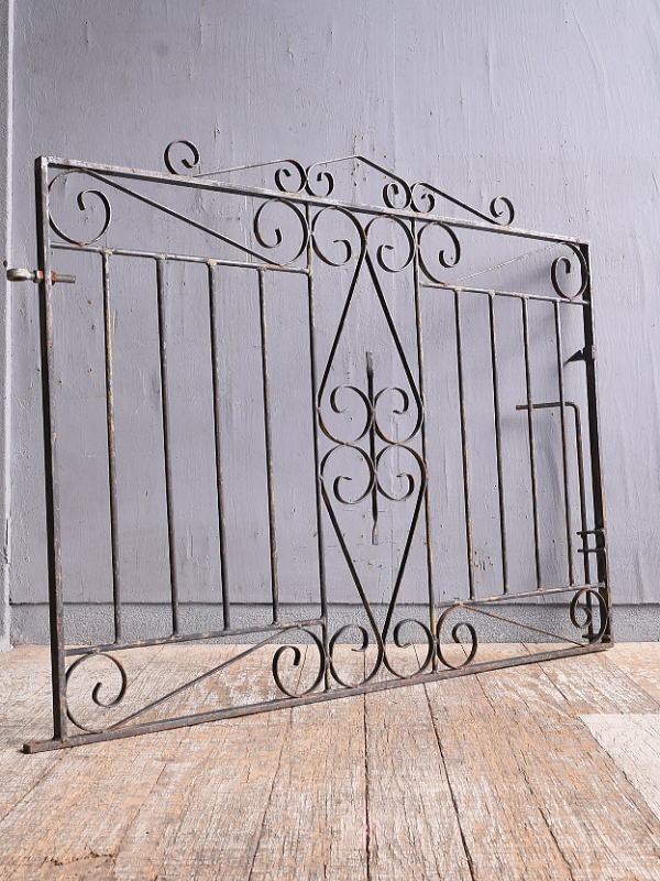 イギリスアンティーク アイアンフェンス ゲート柵 ガーデニング 12330