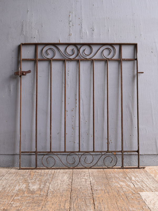 イギリスアンティーク アイアンフェンス ゲート柵 ガーデニング 12521