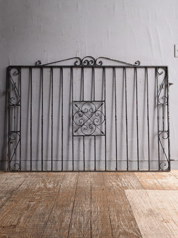 イギリスアンティーク アイアンフェンス ゲート柵 ガーデニング 12571