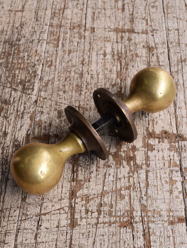 イギリス アンティーク 真鍮製ドアノブ 建具金物 握り玉 12627