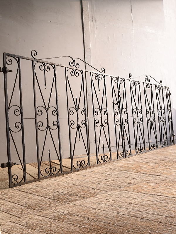 イギリスアンティーク アイアンフェンス ゲート柵 ガーデニング 12810