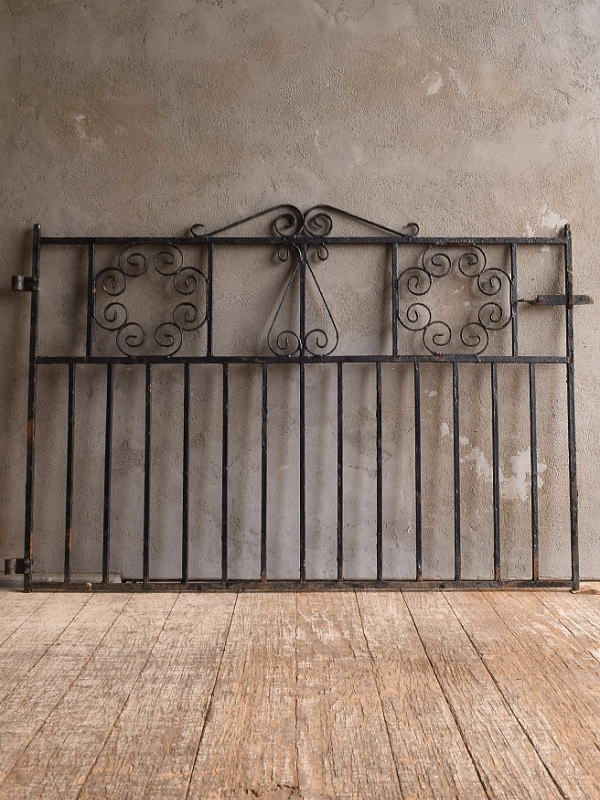 イギリスアンティーク アイアンフェンス ゲート柵 ガーデニング 13093