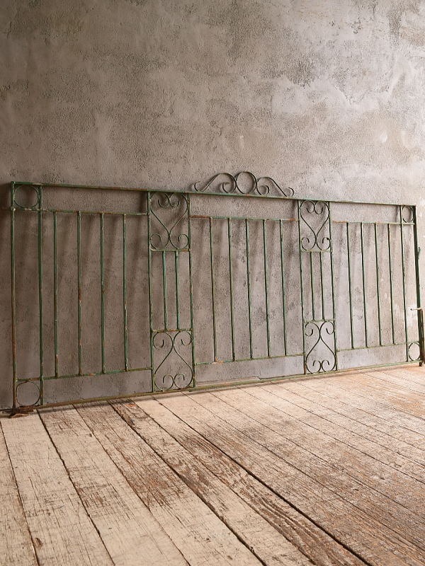 イギリスアンティーク アイアンフェンス ゲート柵 ガーデニング 13094