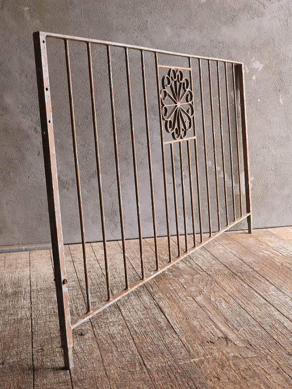 イギリスアンティーク アイアンフェンス ゲート柵 ガーデニング 13096