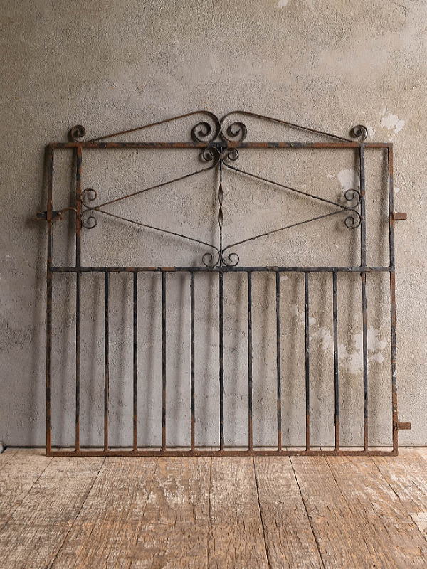 イギリスアンティーク アイアンフェンス ゲート柵 ガーデニング 13108