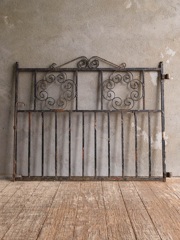 イギリスアンティーク アイアンフェンス ゲート柵 ガーデニング 13119