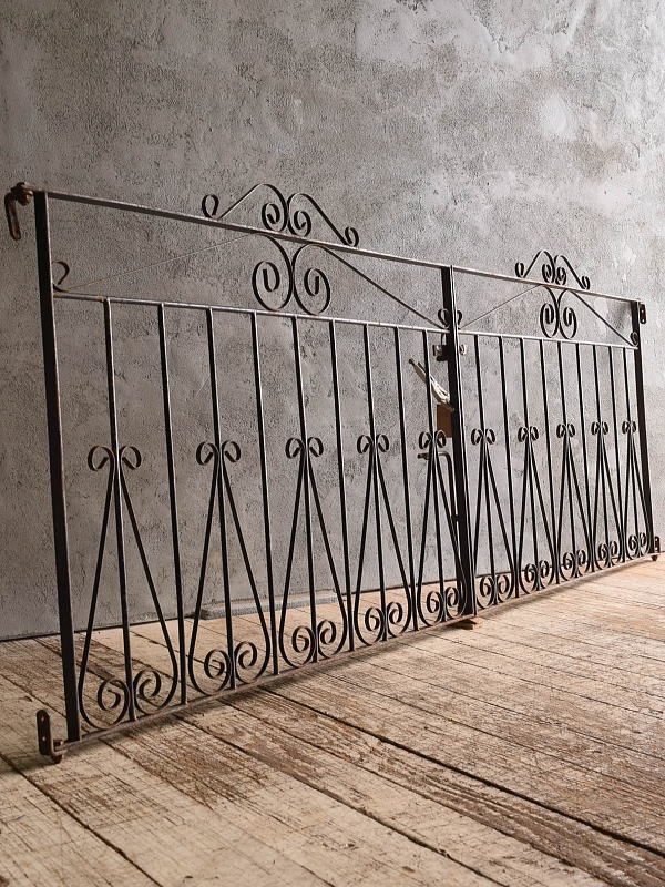 イギリスアンティーク アイアンフェンス ゲート柵 ガーデニング 13212