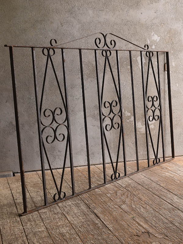 イギリスアンティーク アイアンフェンス ゲート柵 ガーデニング 13536