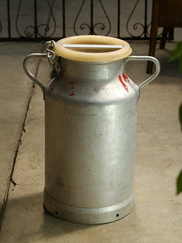 フレンチ アンティーク アルミ製　ミルクキャリー 1883