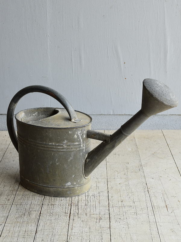 英国製 HAWS ブリキ ジョウロ 英国製のブリキジョウロ HAWS | BRITISH MADE Staff blog