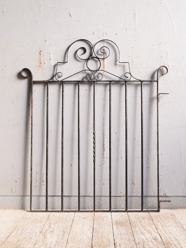 イギリスアンティーク アイアンフェンス ゲート柵 ガーデニング 10485