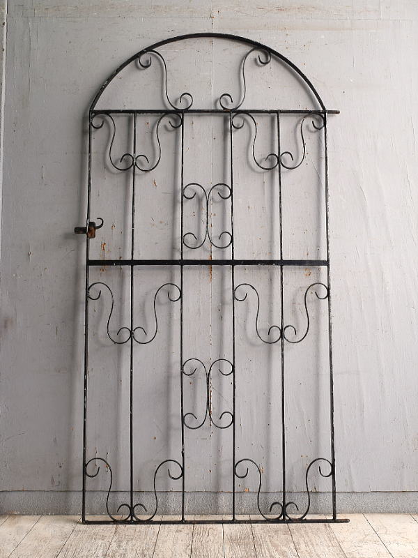 イギリスアンティーク アイアンフェンス ゲート柵 ガーデニング 10501