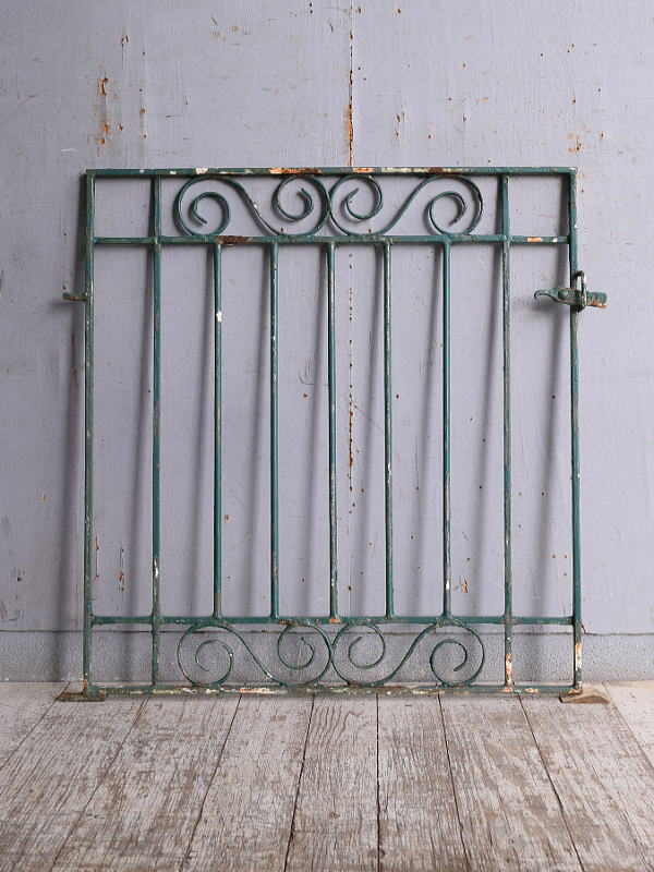 イギリスアンティーク アイアンフェンス ゲート柵 ガーデニング 10786