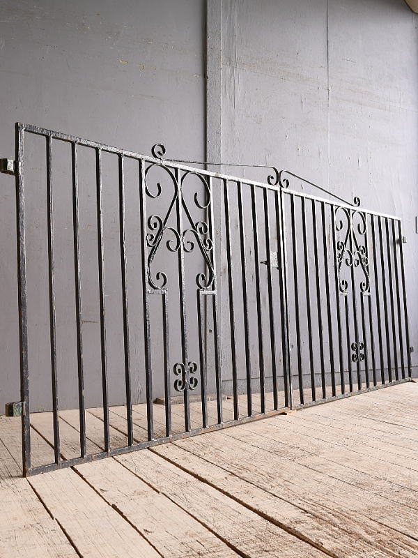 イギリスアンティーク アイアンフェンス ゲート柵 ガーデニング 10853