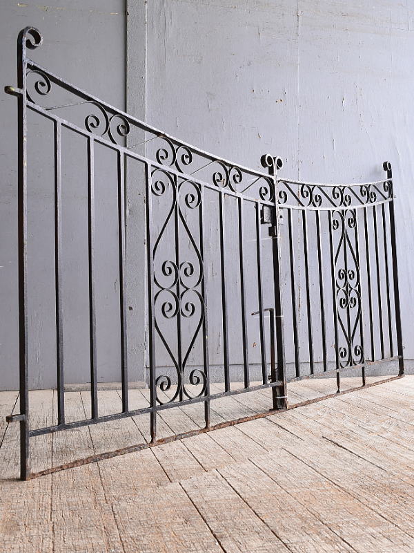 イギリスアンティーク アイアンフェンス ゲート柵 ガーデニング 10961