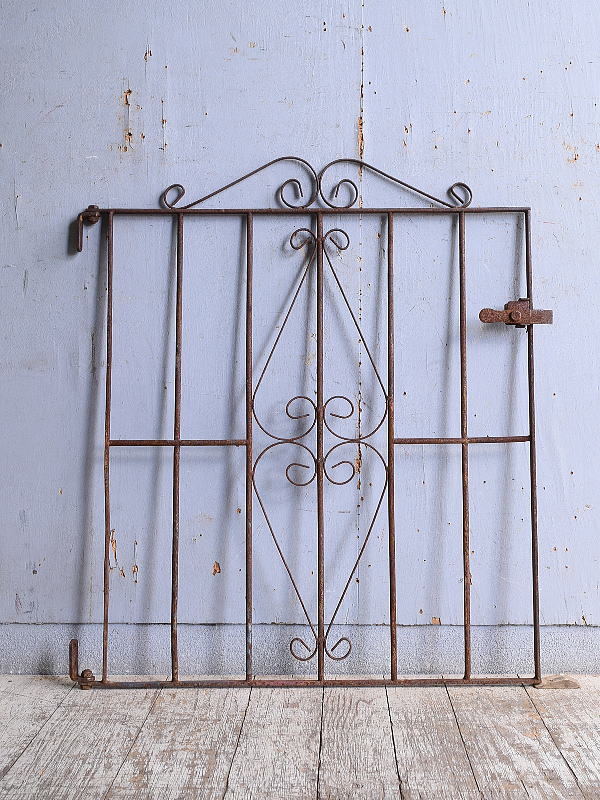 イギリスアンティーク アイアンフェンス ゲート柵 ガーデニング 11081