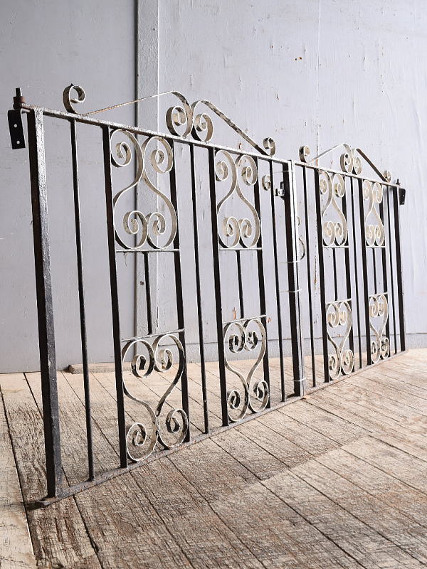 イギリスアンティーク アイアンフェンス ゲート柵 ガーデニング 11228