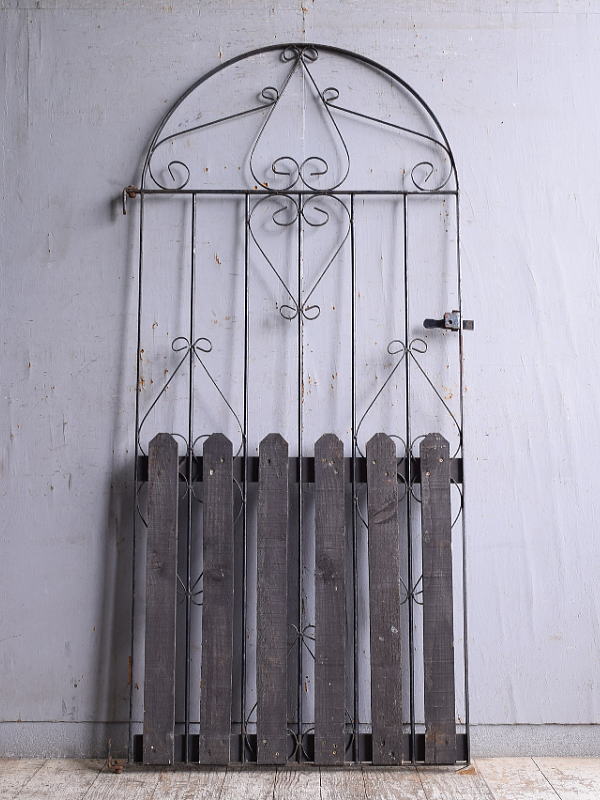 イギリスアンティーク アイアンフェンス ゲート柵 ガーデニング 11529