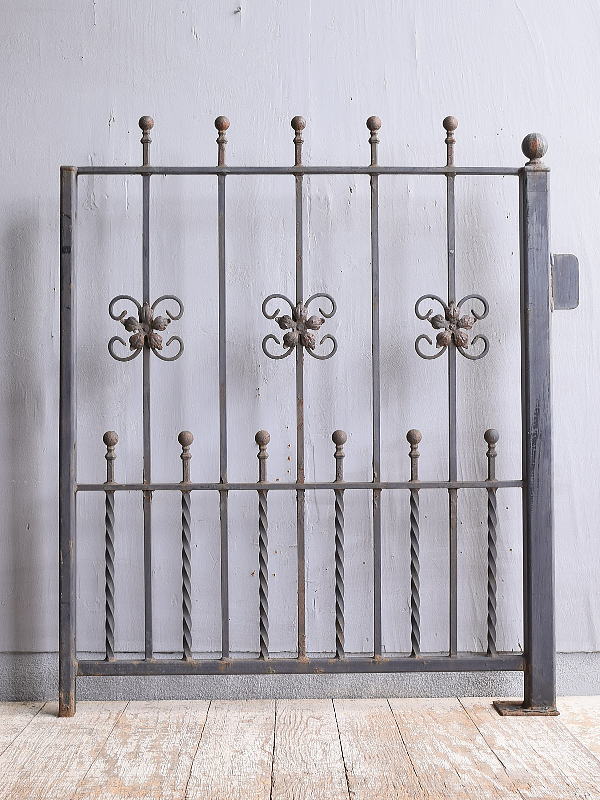 イギリスアンティーク アイアンフェンス ゲート柵 ガーデニング 11670
