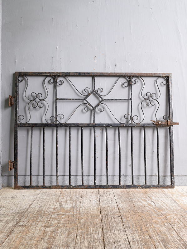 イギリスアンティーク アイアンフェンス ゲート柵 ガーデニング 11706