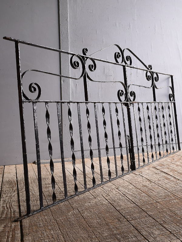 イギリスアンティーク アイアンフェンス ゲート柵 ガーデニング 11944
