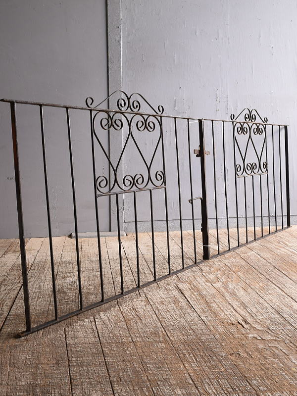 イギリスアンティーク アイアンフェンス ゲート柵 ガーデニング 11951