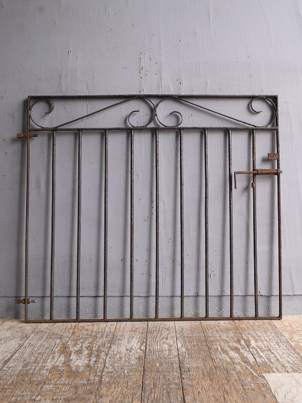 イギリスアンティーク アイアンフェンス ゲート柵 ガーデニング 12323
