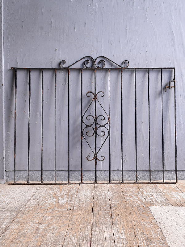 イギリスアンティーク アイアンフェンス ゲート柵 ガーデニング 12326