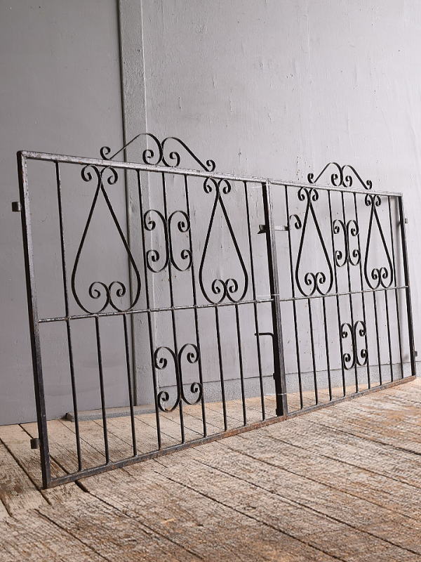 イギリスアンティーク アイアンフェンス ゲート柵 ガーデニング 12337
