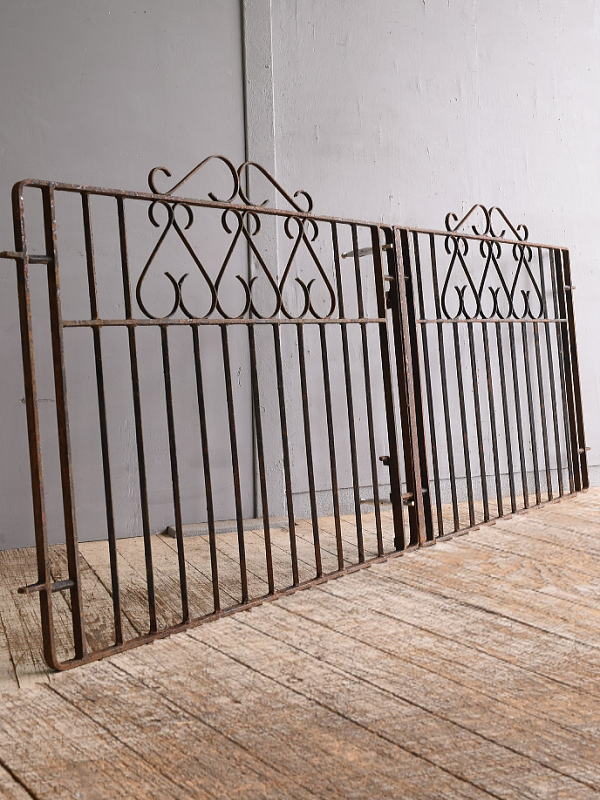 イギリスアンティーク アイアンフェンス ゲート柵 ガーデニング 12339