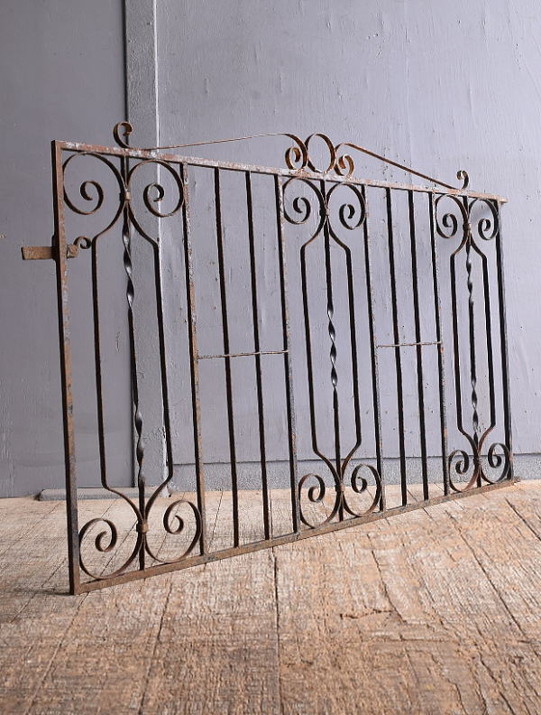 イギリスアンティーク アイアンフェンス ゲート柵 ガーデニング 12351