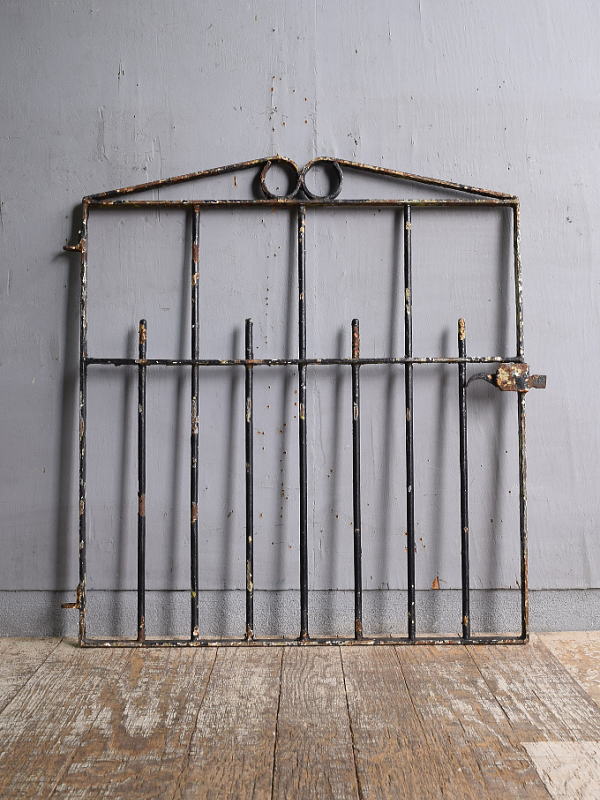 イギリスアンティーク アイアンフェンス ゲート柵 ガーデニング 12514