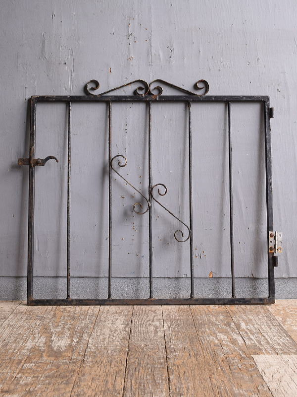 イギリスアンティーク アイアンフェンス ゲート柵 ガーデニング 12519