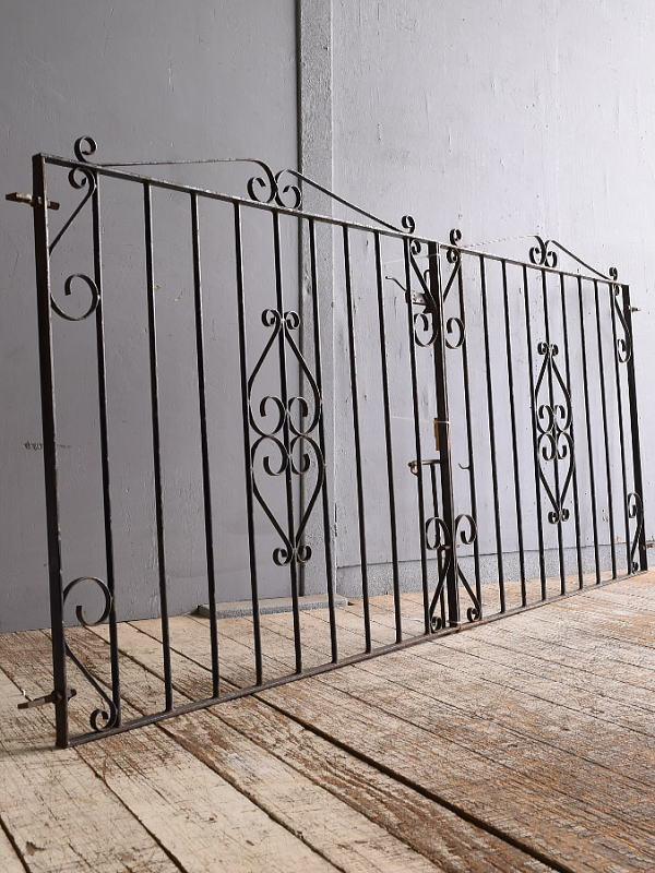 イギリスアンティーク アイアンフェンス ゲート柵 ガーデニング 12520