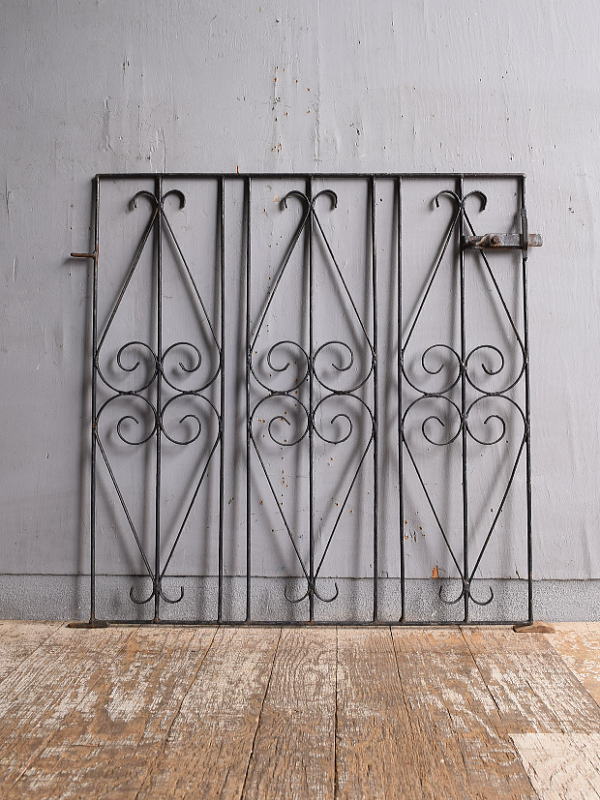 イギリスアンティーク アイアンフェンス ゲート柵 ガーデニング 12540