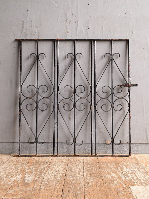 イギリスアンティーク アイアンフェンス ゲート柵 ガーデニング 12541